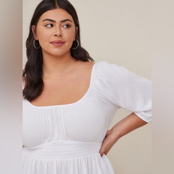 Torrid Textured Jersey White Smocked Waist Top Size 3x Neutral Minimalist - Picture 3 of 16